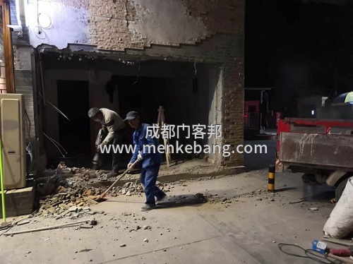 1成都雙流無人酒店感應(yīng)門案例,無人酒店自動(dòng)感應(yīng)大門案例